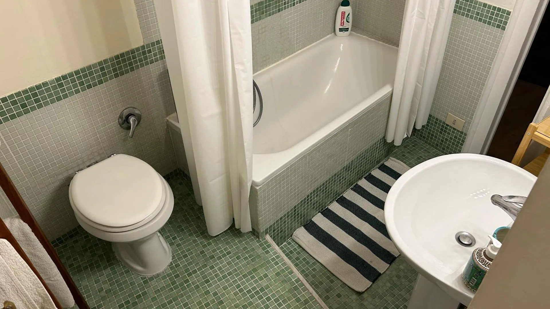 Stylish Apartment In Central Rome 